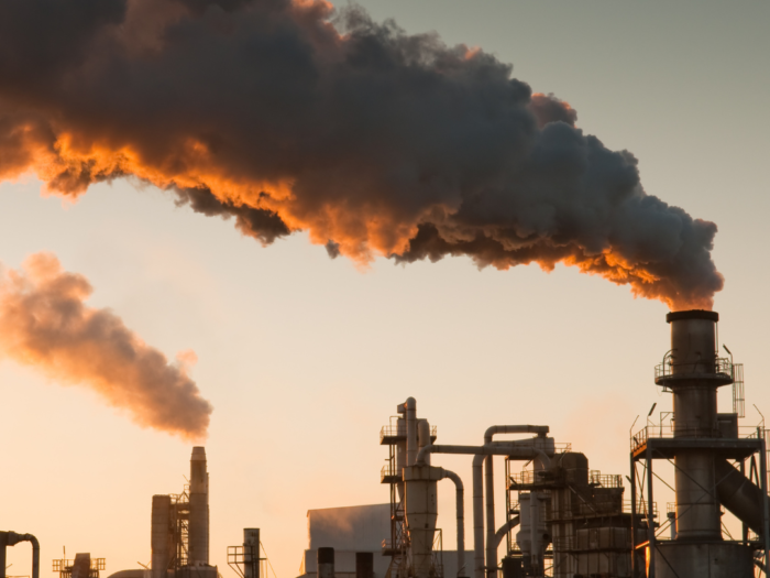 ANALIZĂ: Doar 57 de companii sunt responsabile pentru 80% din emisiile globale de CO2
